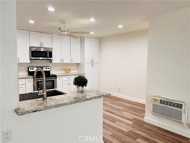 Building Photo - 1345 Cabrillo Park Dr