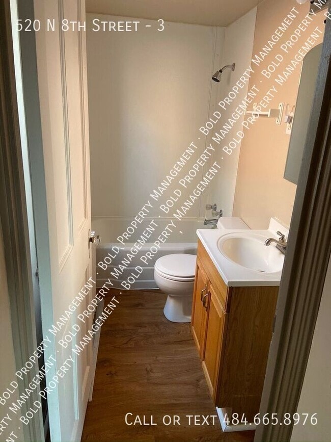 Building Photo - 520 N 8th St