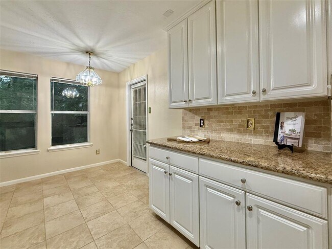 Building Photo - 105 S Spiral Vine Cir
