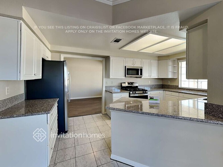 Building Photo - 7720 Musical