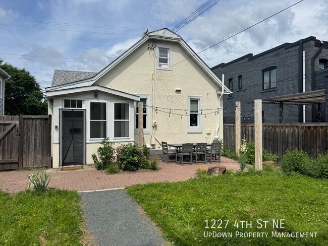 Building Photo - 1227 4th St NE