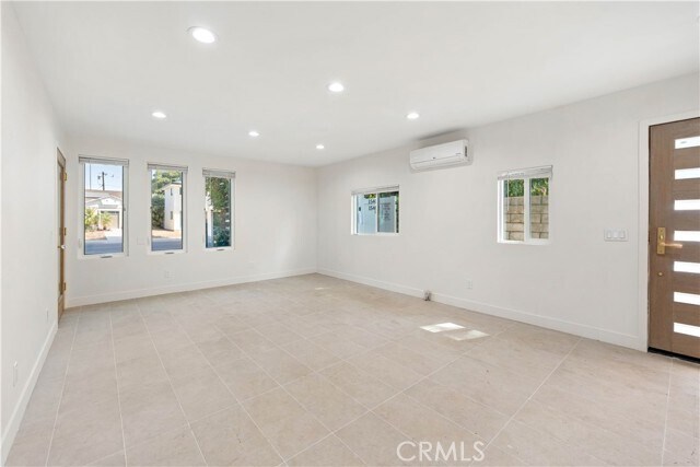 Building Photo - 15406 Lull St