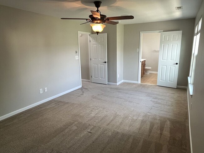 Building Photo - Beautiful 2 Story Corner Lot 3 Bed home in...