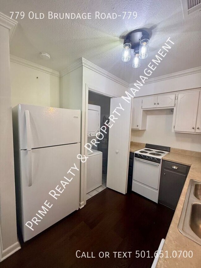 Building Photo - 779 Old Brundage Rd