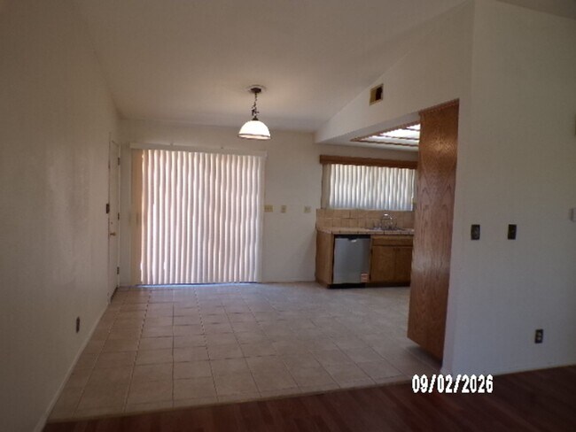 Building Photo - 43702 La Paz Ln