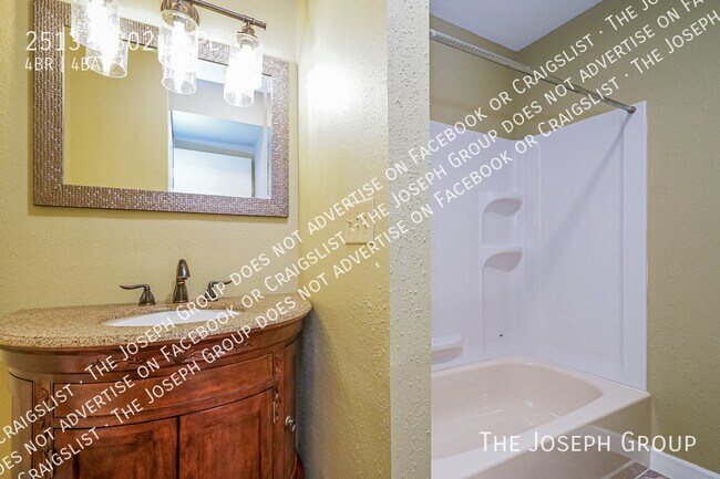 Building Photo - 2513 S 302nd Pl