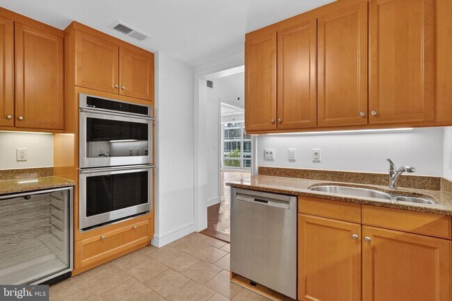 Building Photo - 1111 23rd St NW