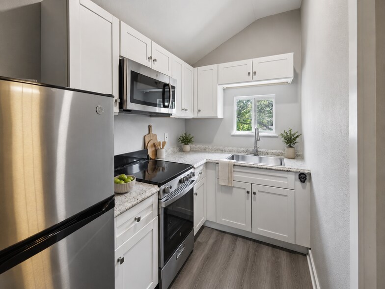 Building Photo - 5839 Goliad Ave