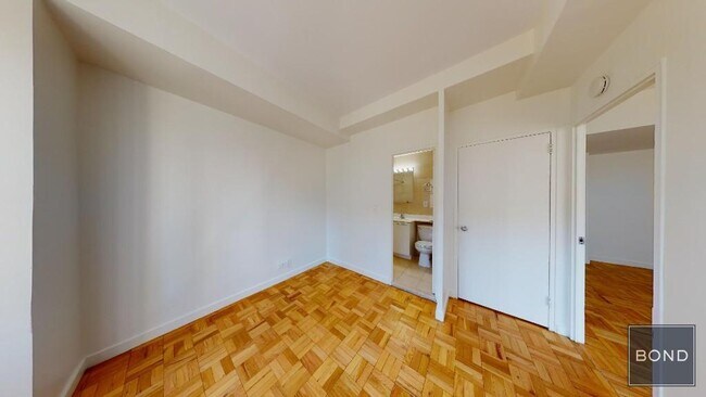 Building Photo - 333 E 49th St