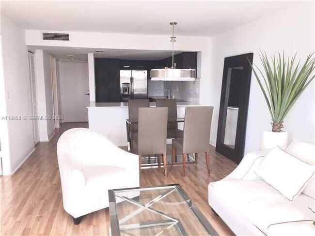 Building Photo - 1901 Brickell Ave