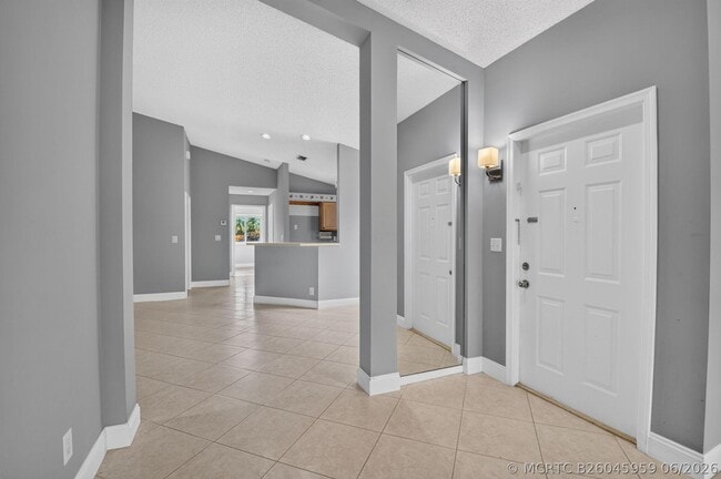 Building Photo - 9220A Vineland Ct