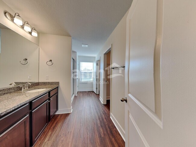 Building Photo - 1336 Mount Logan Dr