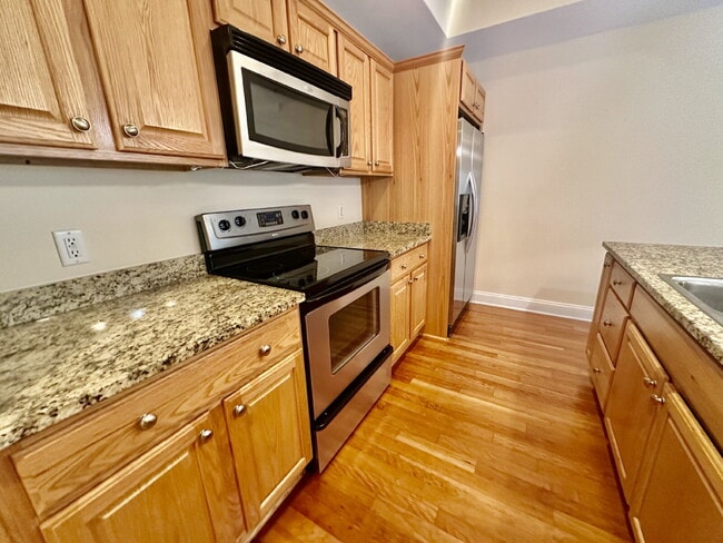 Building Photo - Downtown Living in The Heart of The Blufft...