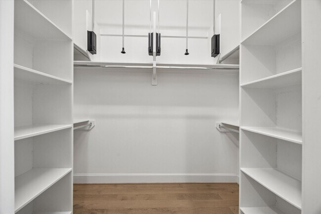 Building Photo - 3407 Timbergrove Oaks St