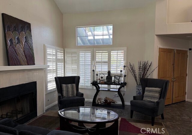 Building Photo - 1046 S Mountcrest Ct