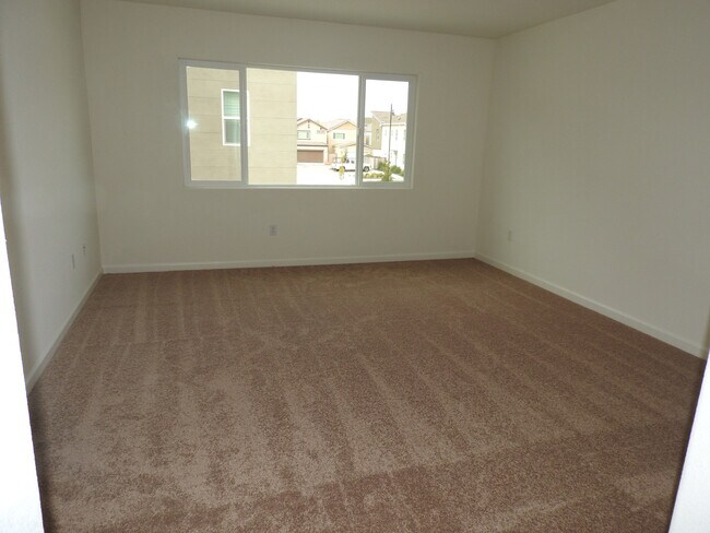 Building Photo - Beautiful Patio Home