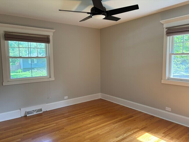 Building Photo - 541 Cypress Dr