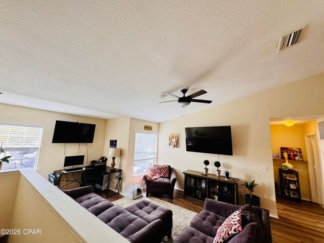 Building Photo - 1109 Lighthouse Rd