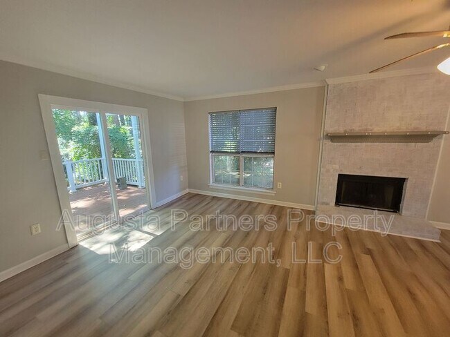 Building Photo - 157 Moss Creek Dr