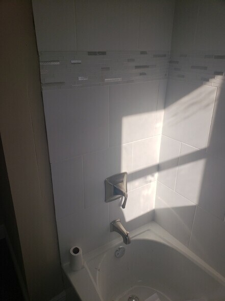 Building Photo - 321-323 Leboeuf St