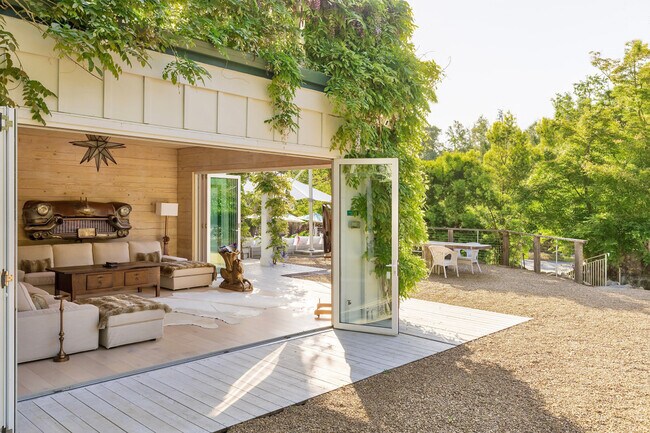 Building Photo - 822 Adobe Canyon Rd