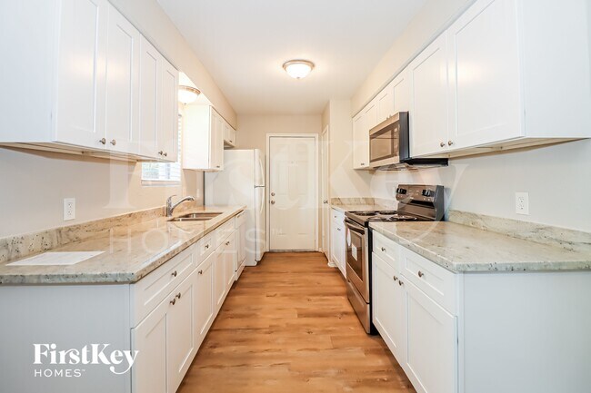 Building Photo - 15818 Nutcracker Ct