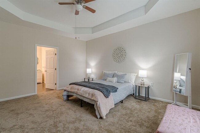 Building Photo - 560 Persimmon Pass