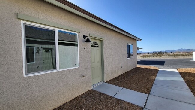 Building Photo - 1271 S Dandelion St