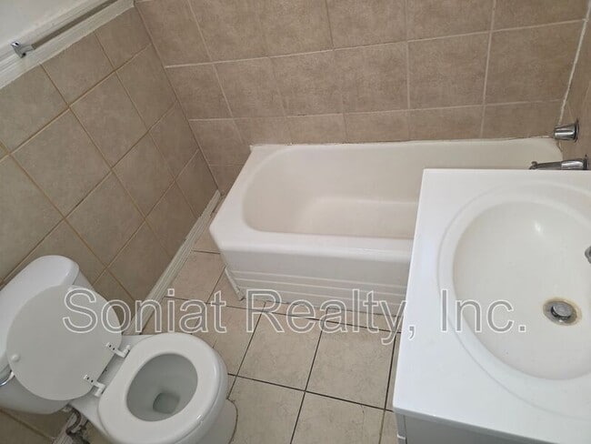 Building Photo - 3618 Cleveland Ave