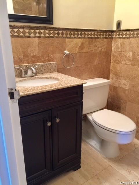 Building Photo - 30 Greenridge Ave