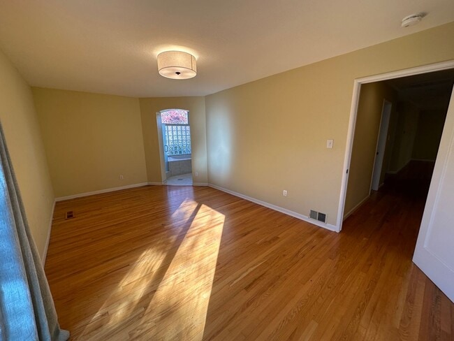 Building Photo - LOS GATOS - Beautifully upgraded property in desirable Los Gatos location, Los Gatos Schools