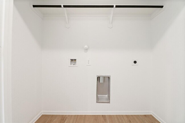 Building Photo - 17715 Grv Hl Dr