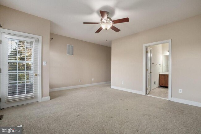 Building Photo - 25593 Creek Run Terrace