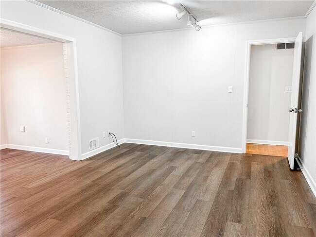 Building Photo - 4591 Woodward Rd