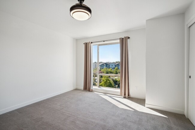 Building Photo - 32730 Hemlock Ave SE