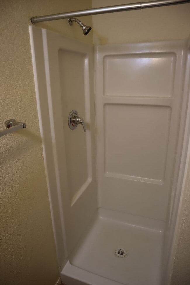 Building Photo - Cool Price, Hot Item!