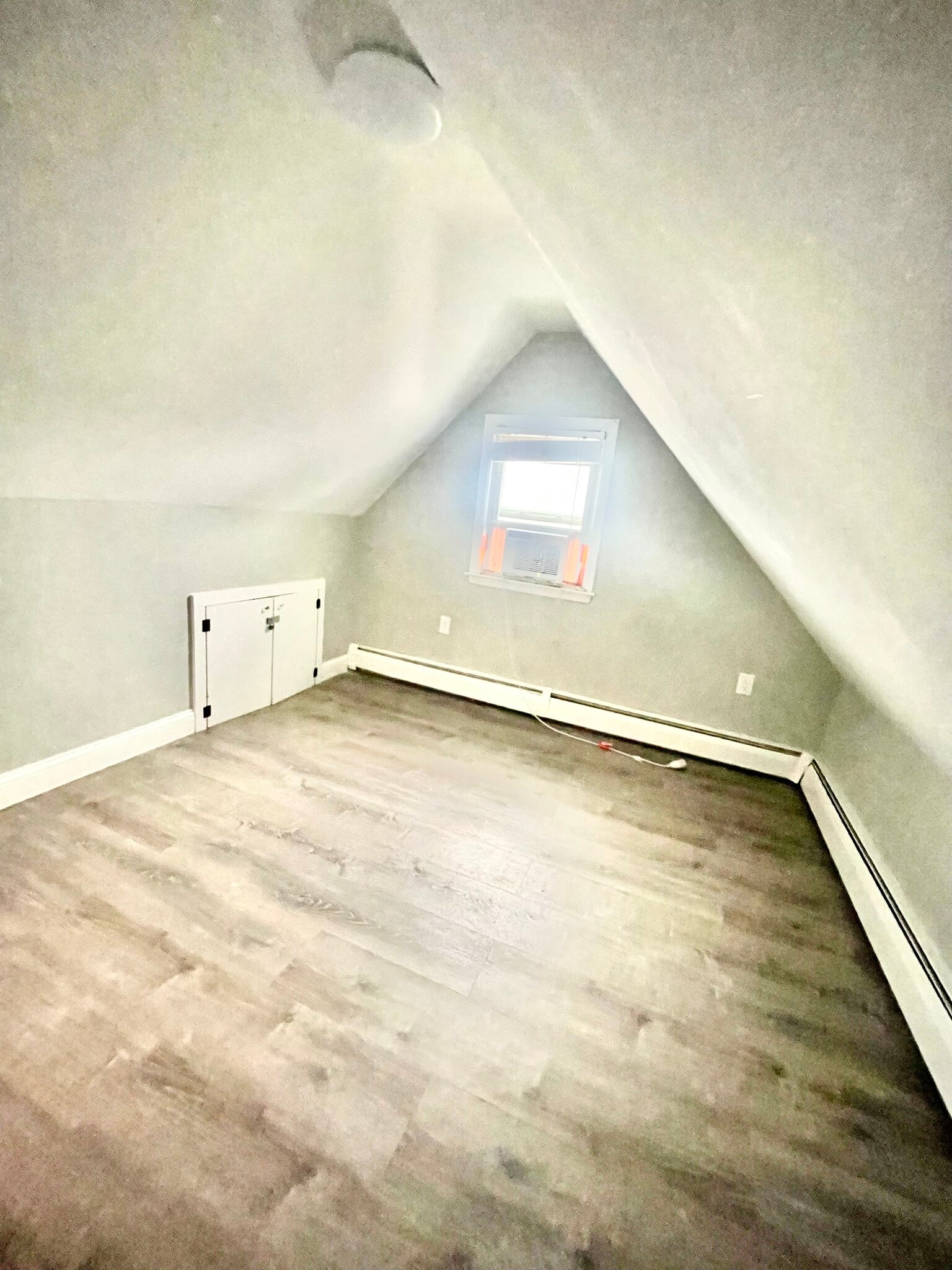 Building Photo - 35 Cove Ave