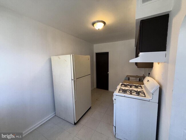 Building Photo - 1709 S 29th St