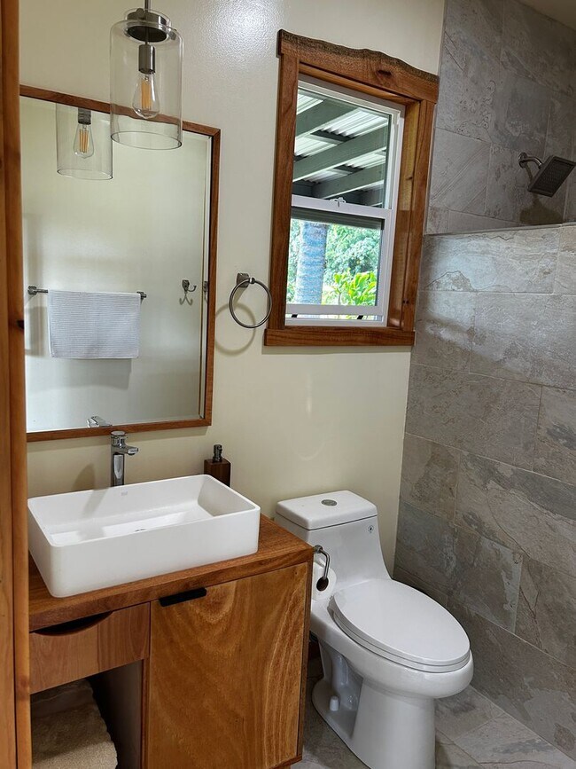 Building Photo - Brand New Luxury Furnished 3 bed 2 bath Ho...