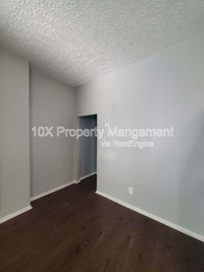 Building Photo - 100 N Harris Ave