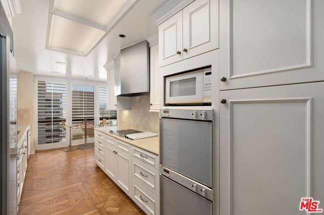 Building Photo - 10750 Wilshire Blvd