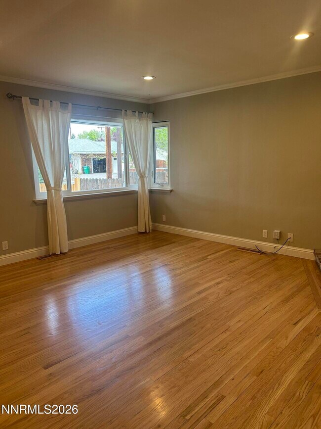 Building Photo - 1250 Charles Dr