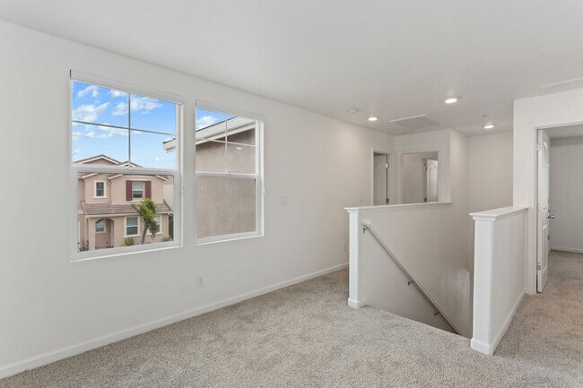Building Photo - Gorgeous Home, One You Don't Want to Miss!