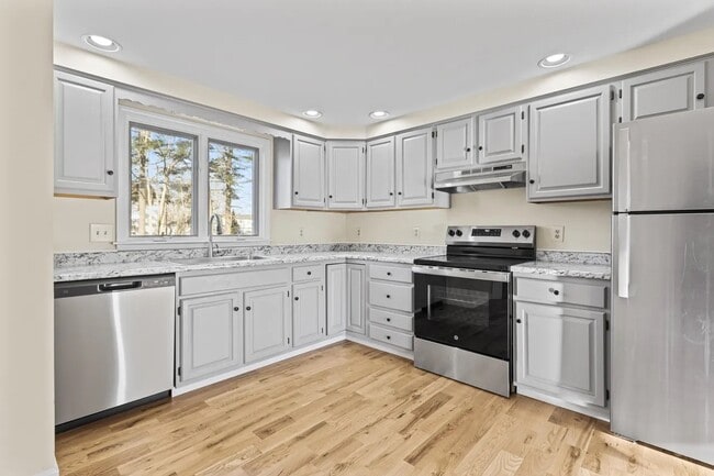 Kitchen - 162 Beach St