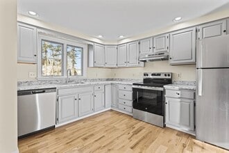 Kitchen - 162 Beach St