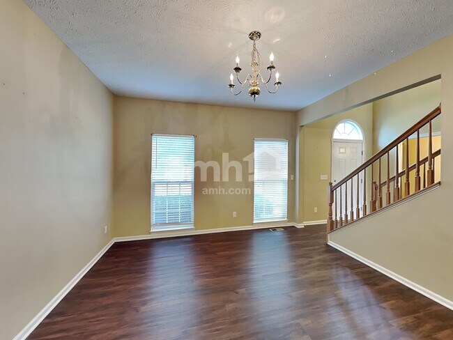 Building Photo - 453 Dakota Run