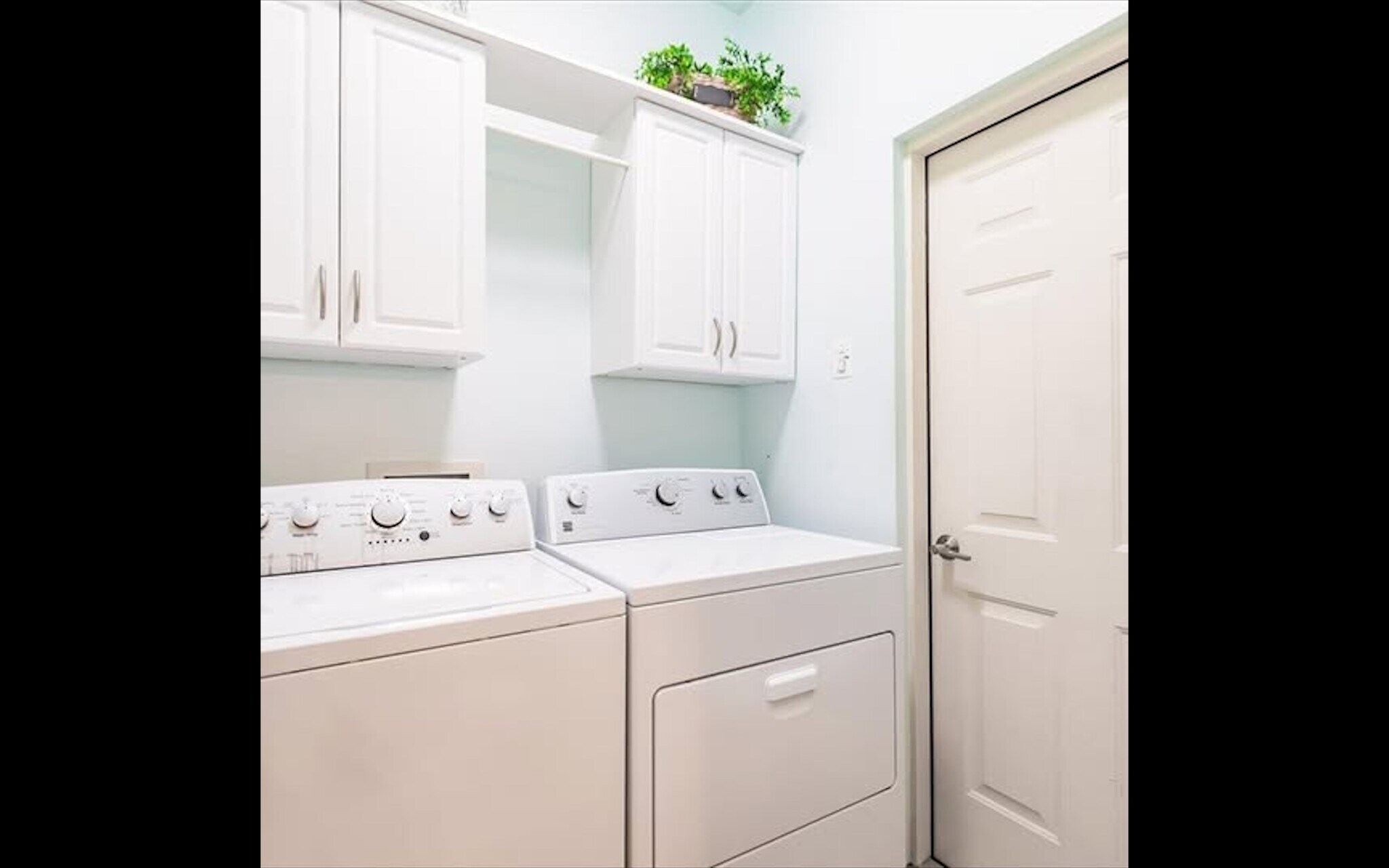 Building Photo - 13042 Sail Away St