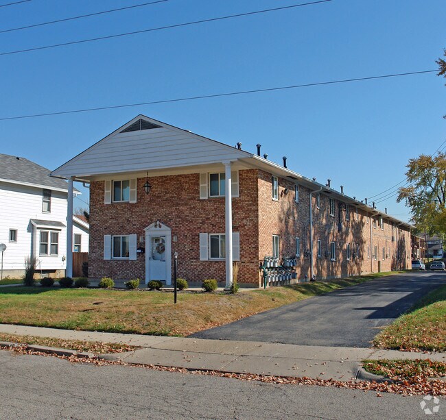 Primary Photo - 1438 Rosemont Blvd