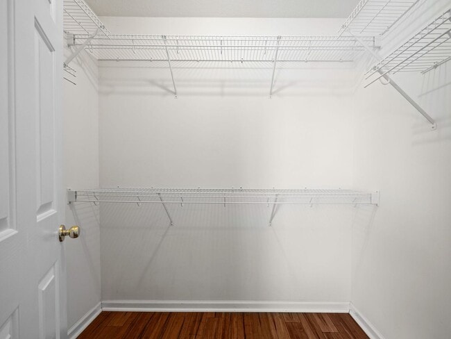 Building Photo - Charming Single-Level 3 BR, 2 BA Home with...