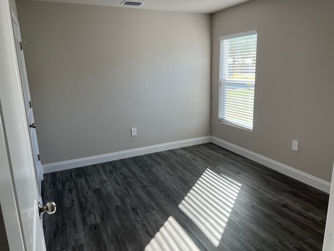 Building Photo - 838 San Filippo Dr SE